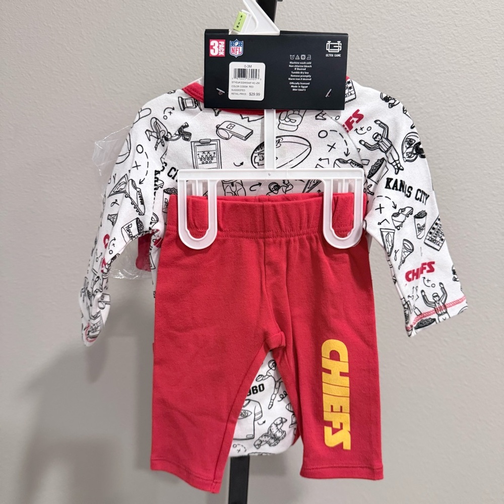 NWT NFL Kansas City Chiefs baby three piece outfit set. - Picture 2 of 15